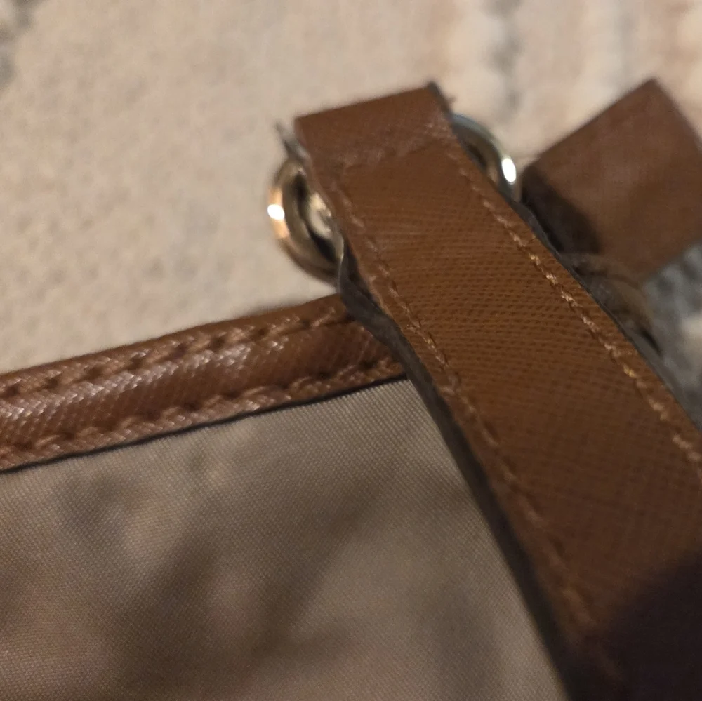Michael Kors Purse In Tan